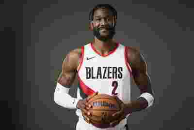 艾顿12战共7次罚球 或成为NBA历史首位场均罚球低于1的首发中锋