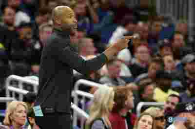 76人逆转击败活塞，终结两连败