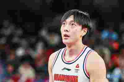 赵探长：广东就胡明轩攻防一手抓 他的突击上篮/拼抢让人印象深刻