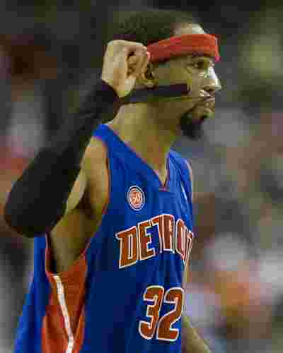 篮网击败黄蜂，取得四连胜