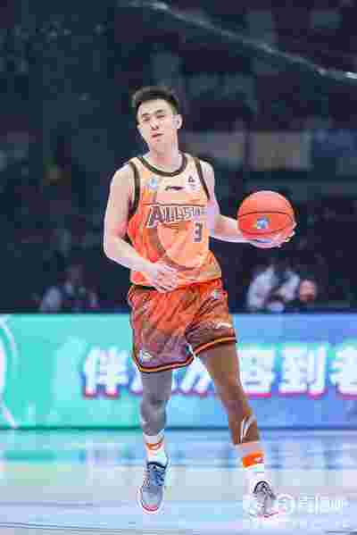 魔术客场击败尼克斯，取得两连胜